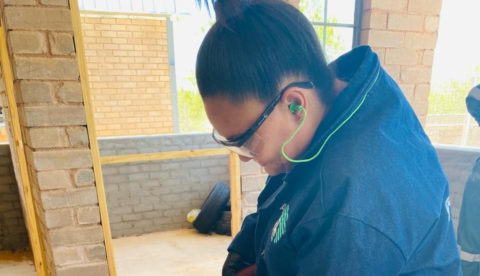 YOUTH IN PELLA GAIN TRADE SKILLS