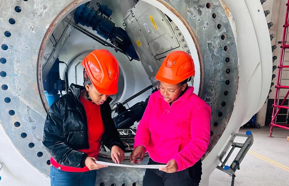 YOUNG ELECTRICIANS JOIN WIND TURBINE TRAINING